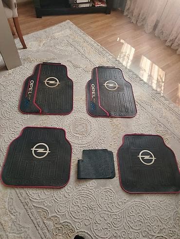 Avtomobil üçün ayaqaltı, Rezin, Universal uyumlu