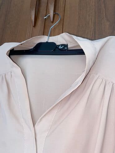 toxunma qadın köynəkləri: Zərif qadın bluzası – krem/şampan rəngi - Marka: I Am (etiketdə “40” — 2