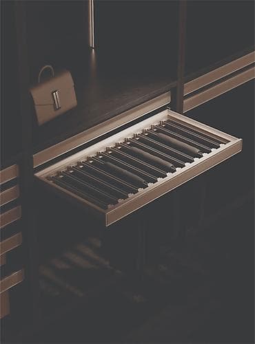 AIDEN ŞALVAR ASILQANI Texniki göstəricilər: 564*429*68 (Ölçü: 600