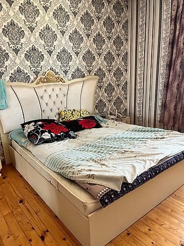 Yataq otağı mebel dəsti – klassik üslub, krem rəng və qızılı dekorlu