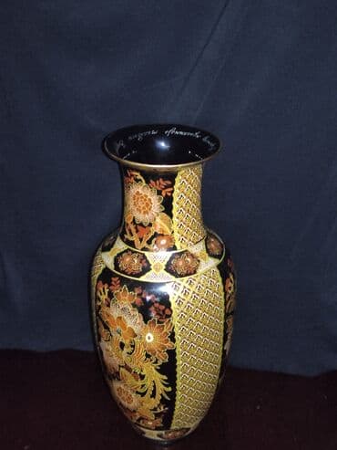 gul salonu: Bir vaza, Keramika — 2