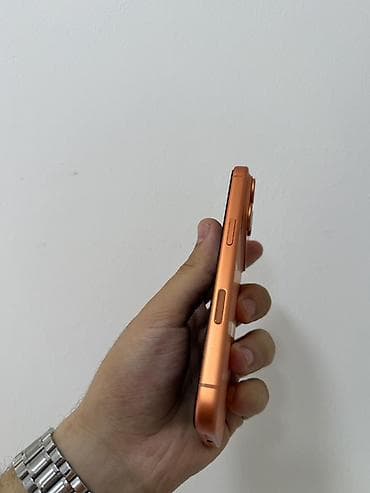 apple mac: IPhone 17 Pro, Narıncı, Face ID — 4