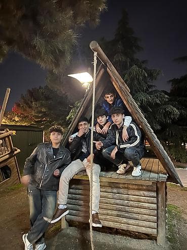 Bentley: IPhone 17 Pro Max, < 16 GB, Barmaq izi, Face ID, Sənədlərlə — 1