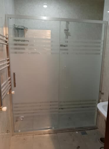 куплю чугунную ванну бу: Gümüşü rəngli çərçivəsi olan sürüşən şüşəli duş kabinəsi. Şüşə — 1