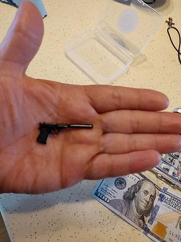 çamta: Mini pul çamadanı və aksesuar dəsti - Miqyas: təxminən 1:6–1:12 — 8