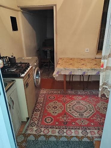 Kirayə verilir: mətbəxi və yaşayış otağı olan kiçik, mebellə təchiz