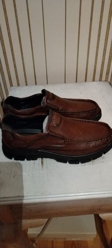Səndəl və şəp-şüplər: Kişi ayaqqabısı – loafer/slip-on model - Rəng: tünd qəhvəyi - — 1