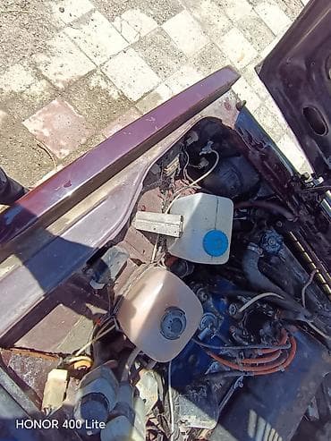 07 satsi: VAZ 2107 sedan – ehtiyat hissələri üçün - Kuzov: tünd bordo rəng, 4 — 7