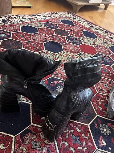 Ölçü: 37, rəng - Qara, Yeni — 1