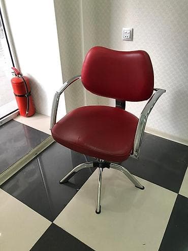 bərbər stolu: Gözəllik salonu üçün mebel dəsti - Qırmızı salon kresloları – — 5