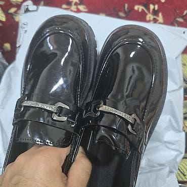 ayaqq: Məhsul: Qara laklı loafer ayaqqabı - Üst hissə: Parlaq lak material — 1