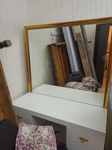 esyalari duzmek ucun yer: Güzgülü salon üçün mebel — 1