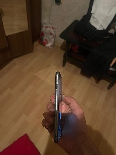 ipad pro m5: IPhone 11, 64 GB, Qara, Face ID — 5
