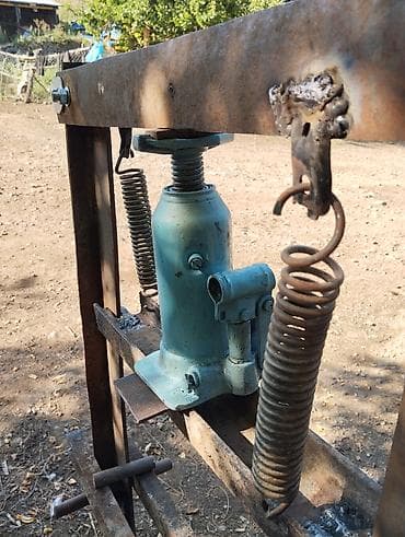 anker bolt: Bolt qayqadı asant sökülüb yığılır,üzərində 12T danqrant,dəmiri çox — 3