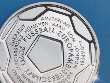 qizil onluq qiymeti 2022: Чемпионат Европы по футболу.Серебряная монета Аg925,диам.32,5 мм,вес — 3