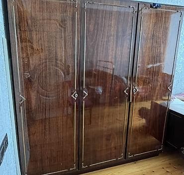 paltar skafı: İşlənmiş, 3 qapılı, Qəhvəyi, Taxta, Açılan, Düz dolab — 2