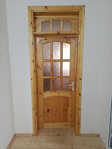 Taxta iç qapı – şüşəli dizayn - Material: təbii ağac (şam