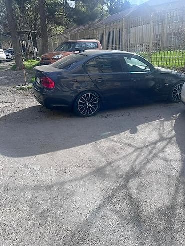 318i bmw: BMW 3 Series sedan - Kuzov: 4 qapılı sedan, qara rəng - Generasiya — 3