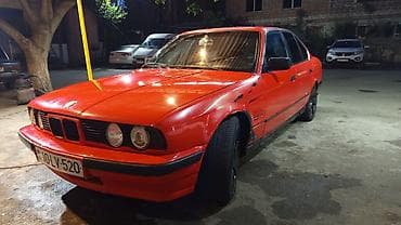 06 diskleri: BMW 5 Series E34 sedan – qırmızı rəng, 4 qapı, 1990‑cı illərin klassik — 1
