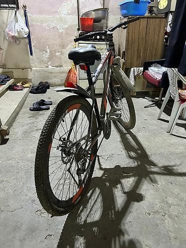 29 luq velosiped.2024 -ci ildə alınıb,az sürülüb.istəyən olsa qiymətdə — 4