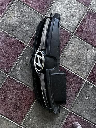 Hyundai ön radiator barmaqlığı (emblemli) - Orijinal Hyundai emblemi