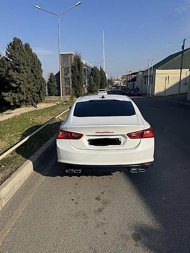 Maşın əla saz vəziyyətindədi heç bir problemi yoxdu istənilən servisdə