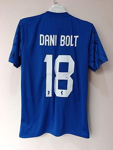 ereb qizili: Məhsul: Futbol köynəkləri (ad və nömrə ilə) Təsvir: - Rənglər: tünd — 6