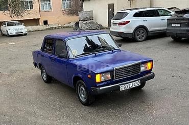 hyundai elantra qapi: Kredit ilkin odeniw 1500 azn 14 ay 320 azn qalib. mawinin ustune 1100 — 2