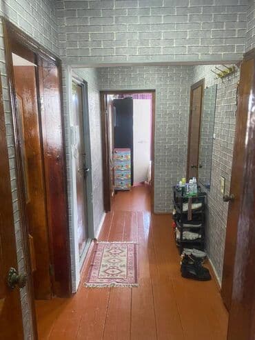 9 ci mikrorayon satilan evler: Bakı, Bakıxanov qəs., 3 otaqlı, Köhnə tikili, 60 kv. m — 9