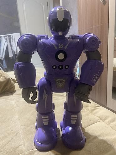 Bənövşəyi rəngli interaktiv robot oyuncağı - Futuristik dizayn