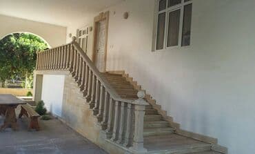 heyət evi: 8 otaq, 220 kv. m, Orta təmir — 9