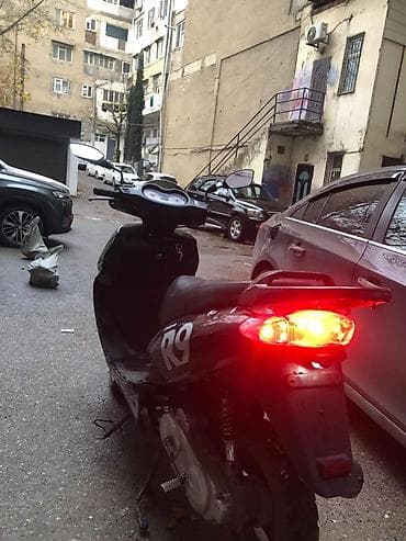 vito guzgusu: Skuter R9 (XT500T-E) – şəhər içi rahat və qənaətcil gediş üçün — 3