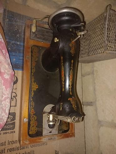 qedmi pullar: Mexaniki tikiş maşını – əl qolu ilə işləyən klassik model — 1