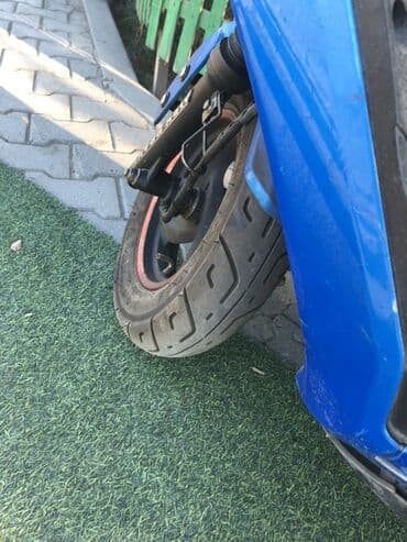 disklər r14: Şəhər içi rahat və qənaətcil minik üçün mavi rəngli benzinli skuter — 2