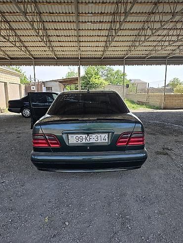 opel vectra b: Mercedes-Benz 270: 2.7 l | 2000 il Sedan — 5