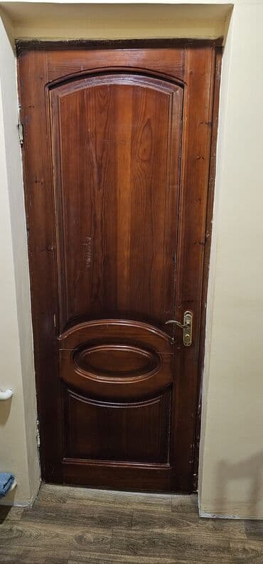 купить двери межкомнатные: Taxta otaq qapısı - Material: tam ağac (klassik qəhvəyi lak örtük) - — 1