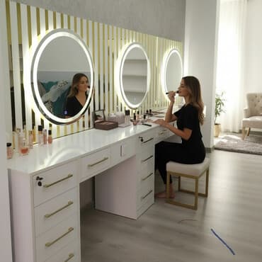 salon bas vanasi: Yeni, Saş kəsimi üçün masa, Güzgülü — 1