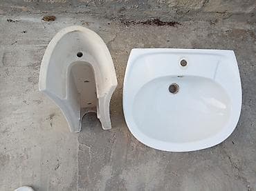 hamamlar: Açıq ağ rəngdə, keramika materialdan pilleli (pedestal) lavabo — 2