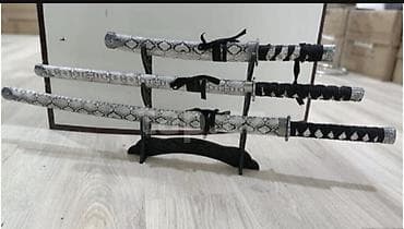 lenin: Dekorativ samuray qılıncları seti – 3-lü - Komplekt: katana — 2