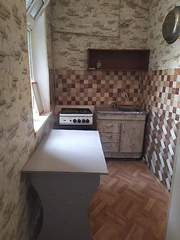 Sumqayıt şəhəri, 9cu mkr, Heydər parkına baxan 9 mərtəbəli binanın 1 — 8
