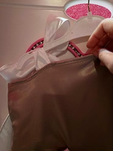 Don 5,6,7 yaş üçun tikdrilib don 
Geyinilmeyib amma
10 azn — 5