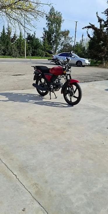 M50. 80kub.hec bir problemi yoxdu otur sur . qabax fara. arxa sotup