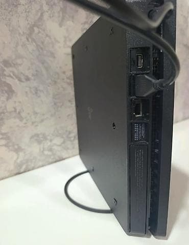 Video oyunlar və konsollar: Sony PlayStation 4 Slim – 500 GB Komplekt: - PS4 Slim (500 GB daxili — 2