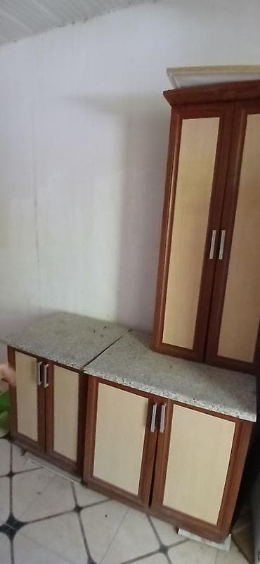 Mətbəx dolabı dəsti - Tərkib: 3 aşağı modullu şkaf + 1 hündür şkaf -