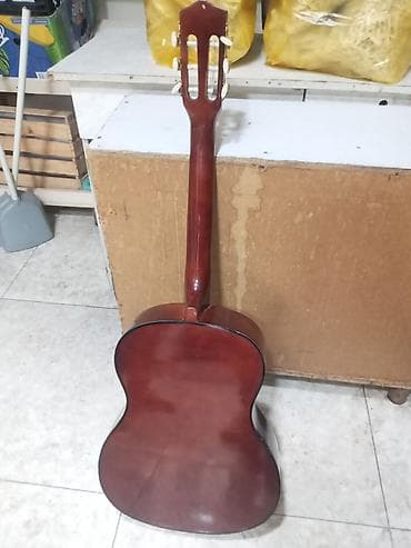 Gitara.az ishlenib.problemi yoxdu.endrim var