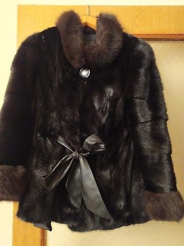 Grsiyadan getirmishem 40,razmeri.Uzerinde dəri əlcək pay verilir