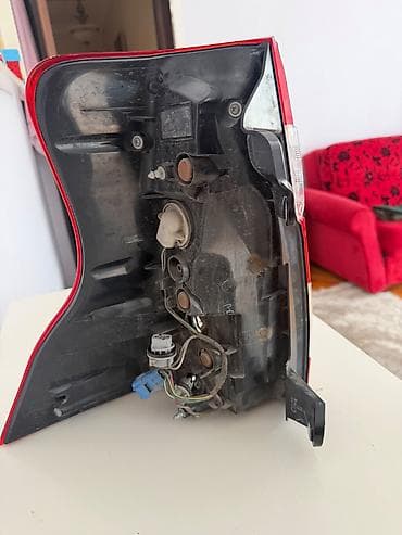 arxa panel: Toyota Land Cruiser arxa sağ stop feneri (tail light) Orginal öz — 2