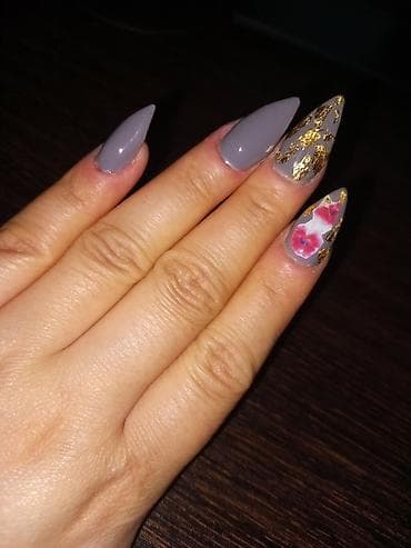 Xidmətlər: Manikür və dırnaq xidməti - Manikur – 5 AZN - Gel-lak – 10 AZN - — 3