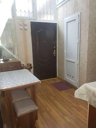 bakixanovda kiraye evler 2024: 28 may metrosunun yaxınlığında 28 mola yaxın 4 mertebeli binanın 3-cü — 9