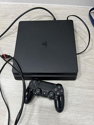 PS4 (Sony Playstation 4): PlayStation 4 Slim oyun konsolu - Rəng: qara - Komplekt: PS4 Slim — 1